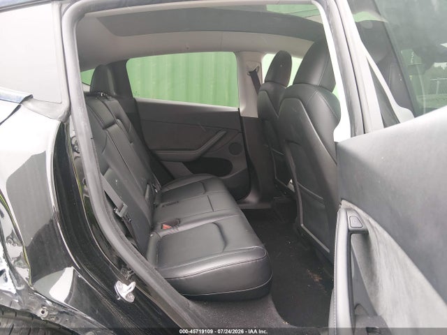 Продажа на аукционе авто 2023 Tesla Model Y Awd/long Range Dual Motor All-wheel Drive, vin: 7SAYGDEEXPA181548, номер лота: 45719109