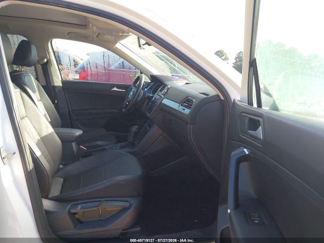 2020 Volkswagen Tiguan მანქანა იყიდება აუქციონზე, vin: 3VV3B7AX6LM101672, აუქციონის ნომერი: 45719127