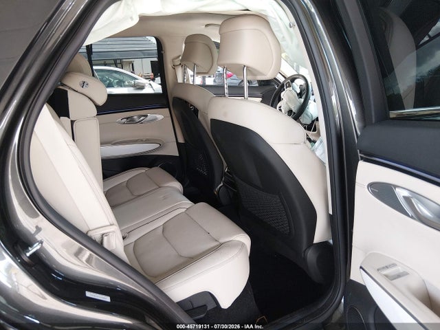 Genesis Gv70 2.5t Advanced 2026 KMUMBDTB7TU238809 Image 8
