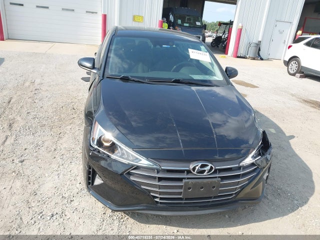 Продажа на аукционе авто 2020 Hyundai Elantra Se, vin: 5NPD74LF0LH521750, номер лота: 45719235