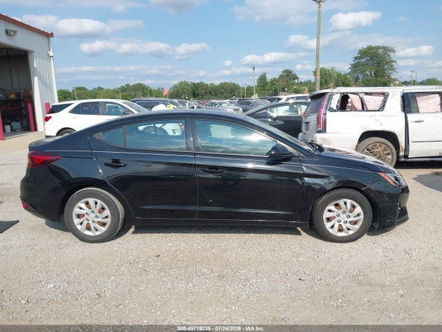 Продажа на аукционе авто 2020 Hyundai Elantra Se, vin: 5NPD74LF0LH521750, номер лота: 45719235