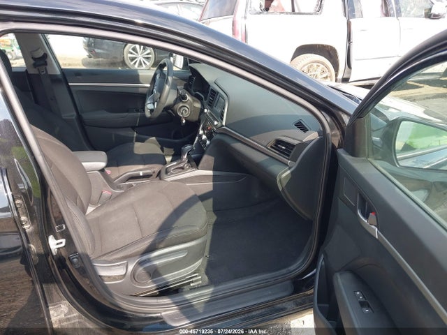 Продажа на аукционе авто 2020 Hyundai Elantra Se, vin: 5NPD74LF0LH521750, номер лота: 45719235