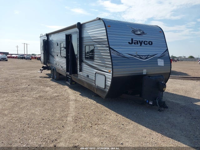 2020 1UJBJ0BV2L1T60142 main image