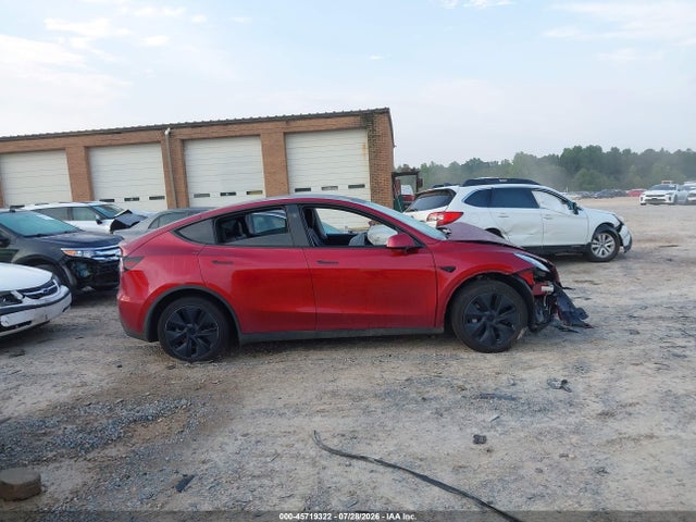 Продажа на аукционе авто 2024 Tesla Model Y Long Range Single Motor Rear-wheel Drive/rwd, vin: 7SAYGDED2RF110387, номер лота: 45719322