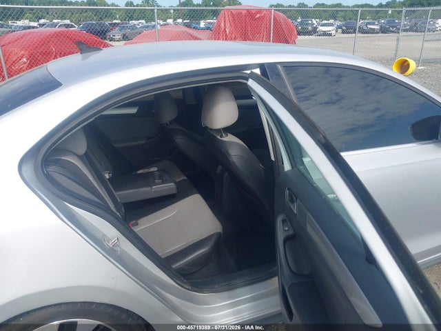Aukcja sprzedaży 2016 Volkswagen Jetta Hybrid Sel Premium, vin: 3VW637AJ9GM268597, numer aukcji: 45719389