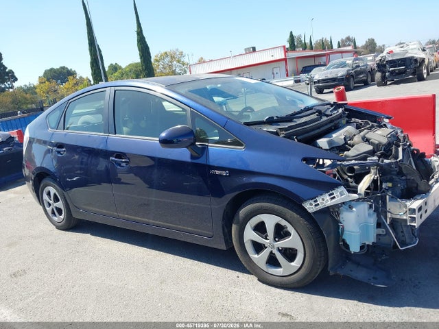 Toyota Prius Two 2015 JTDKN3DU9F1876030 Image 14
