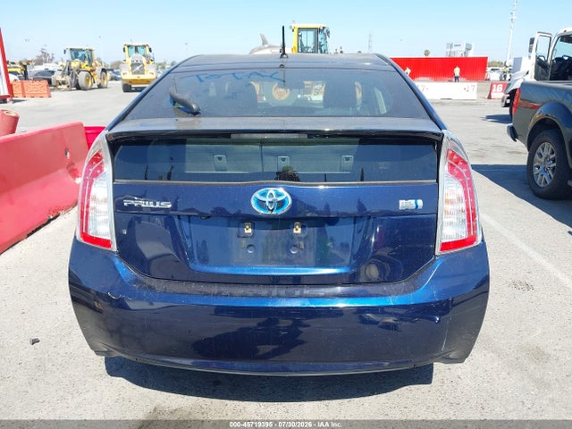 Toyota Prius Two 2015 JTDKN3DU9F1876030 Image 17