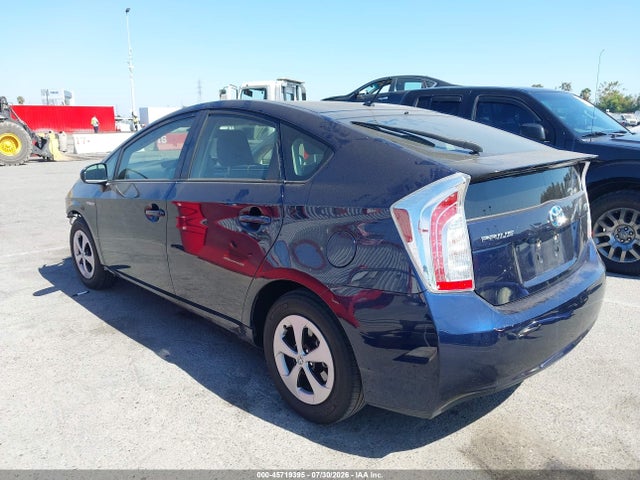 Toyota Prius Two 2015 JTDKN3DU9F1876030 Image 3