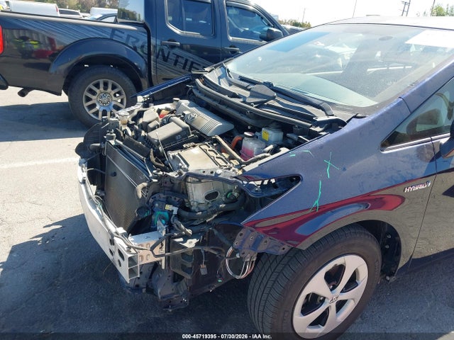 Toyota Prius Two 2015 JTDKN3DU9F1876030 Image 6
