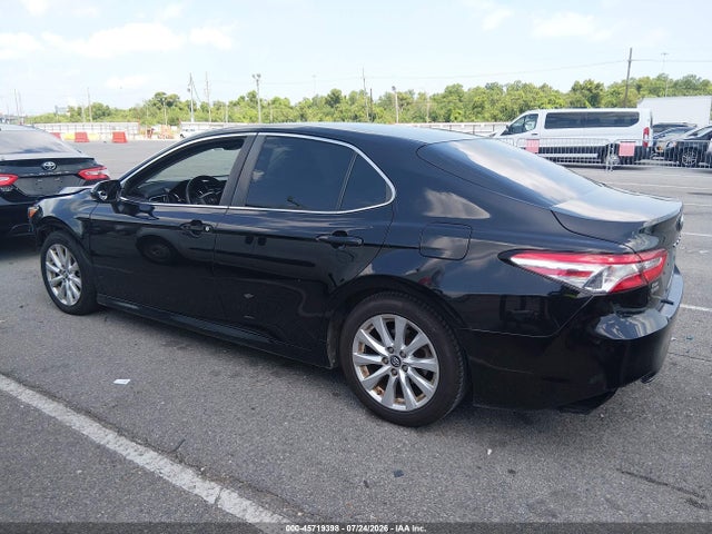 4T1B11HK9JU537327 Toyota CAMRY LE