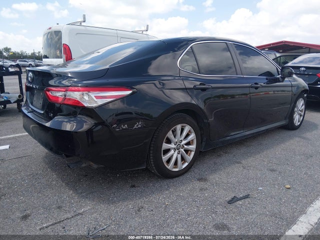 4T1B11HK9JU537327 Toyota CAMRY LE