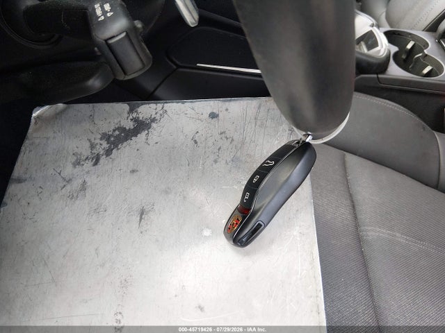 Продажа на аукционе авто 2024 Porsche Macan T, vin: WP1AA2A58RLB17553, номер лота: 45719426