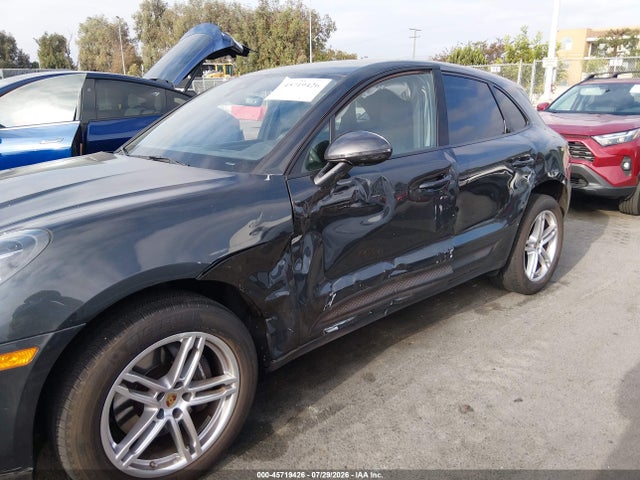 Продажа на аукционе авто 2024 Porsche Macan T, vin: WP1AA2A58RLB17553, номер лота: 45719426