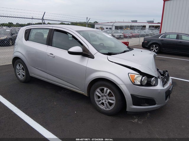 45719571 :رقم المزاد ، 1G1JC6SH4F4164086 vin ، 2015 Chevrolet Sonic Lt Auto مزاد بيع