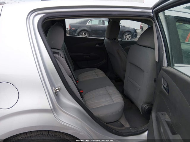 45719571 :رقم المزاد ، 1G1JC6SH4F4164086 vin ، 2015 Chevrolet Sonic Lt Auto مزاد بيع