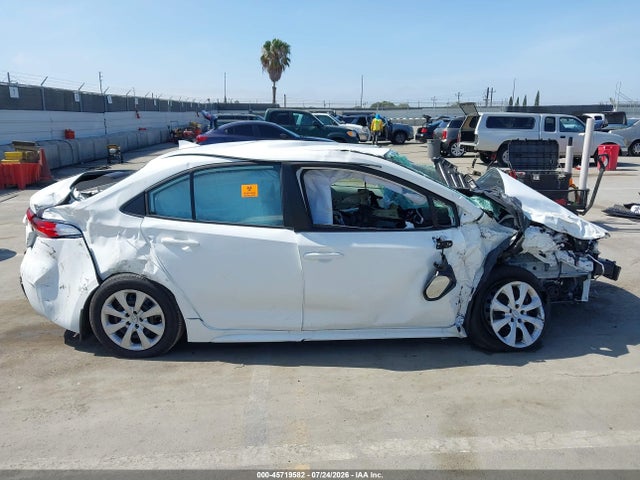 5YFB4MDE8TP371279 Toyota COROLLA LE