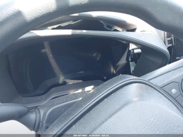5YFB4MDE8TP371279 Toyota COROLLA LE