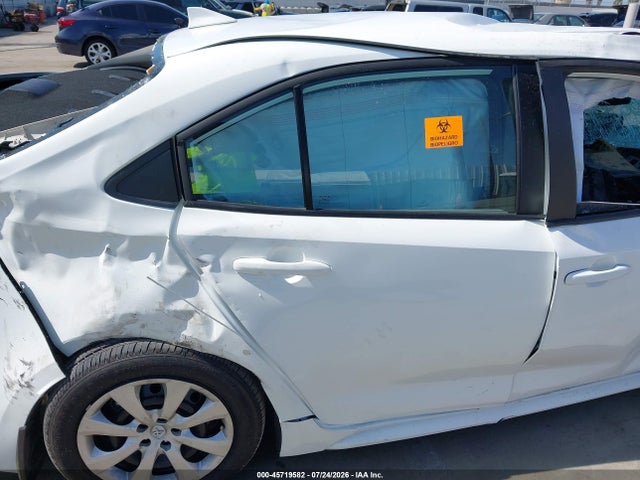 5YFB4MDE8TP371279 Toyota COROLLA LE