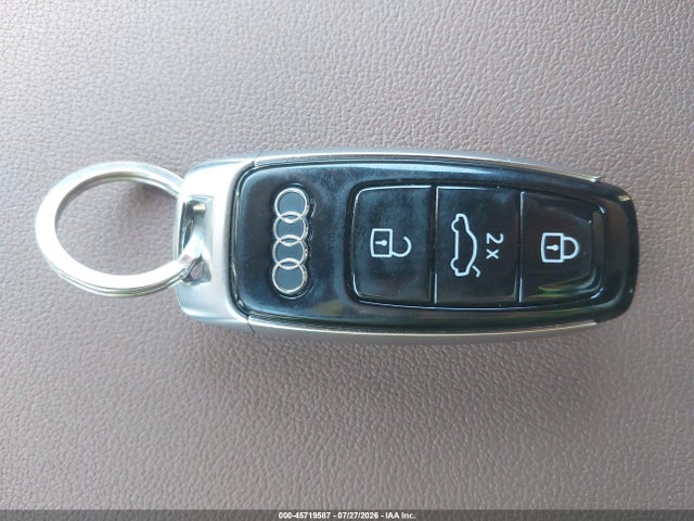 Продаж на аукціоні авто 2019 Audi E-tron Premium Plus, vin: WA1LAAGE6KB022765, номер лоту: 45719587