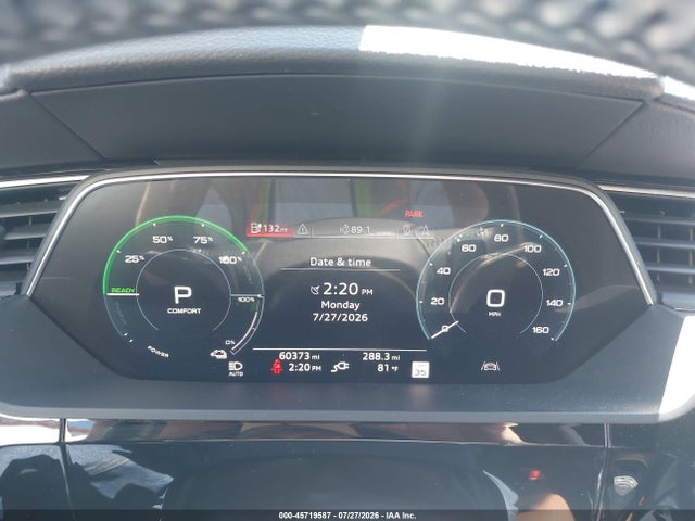 Продаж на аукціоні авто 2019 Audi E-tron Premium Plus, vin: WA1LAAGE6KB022765, номер лоту: 45719587