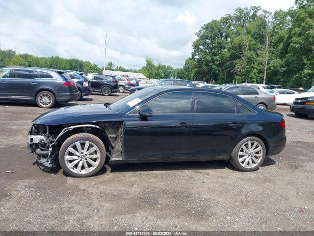 Продажа на аукционе авто 2017 Audi A4 Premium, vin: WAUANAF4XHN005515, номер лота: 45719592