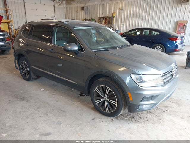2018 Volkswagen Tiguan 2.0t Se/2.0t Sel მანქანა იყიდება აუქციონზე, vin: 3VV2B7AX1JM014657, აუქციონის ნომერი: 45719685