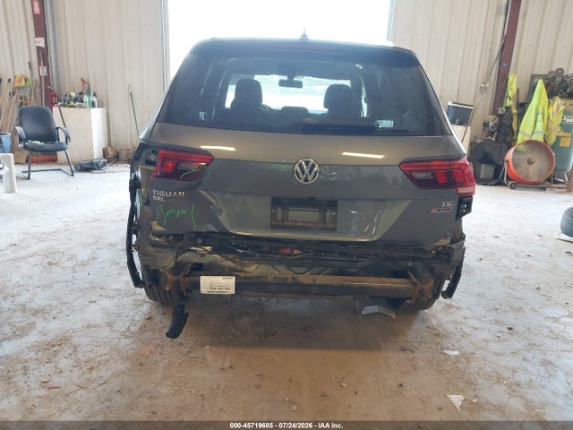 2018 Volkswagen Tiguan 2.0t Se/2.0t Sel მანქანა იყიდება აუქციონზე, vin: 3VV2B7AX1JM014657, აუქციონის ნომერი: 45719685