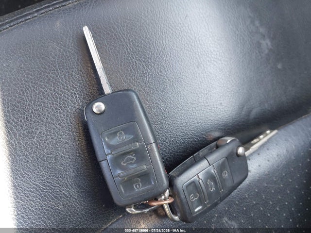 Продажа на аукционе авто 2004 Volkswagen New Beetle Gls, vin: 3VWCM21Y24M301399, номер лота: 45719806
