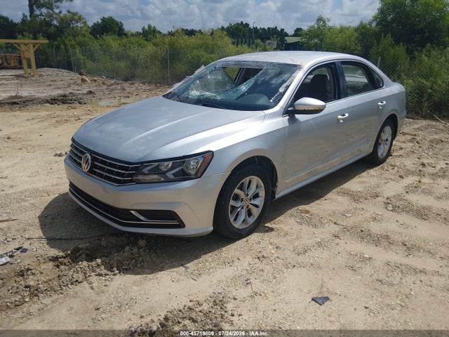 2017 Volkswagen Passat 1.8t S მანქანა იყიდება აუქციონზე, vin: 1VWAT7A3XHC050957, აუქციონის ნომერი: 45719809