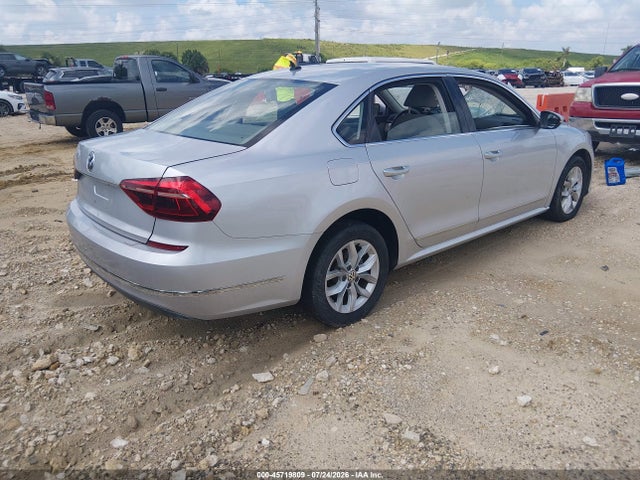 2017 Volkswagen Passat 1.8t S მანქანა იყიდება აუქციონზე, vin: 1VWAT7A3XHC050957, აუქციონის ნომერი: 45719809