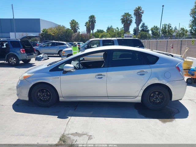 Toyota Prius Three 2014 JTDKN3DU1E1738674 Image 14