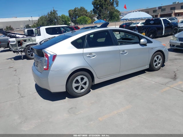 Toyota Prius Three 2014 JTDKN3DU1E1738674 Image 4