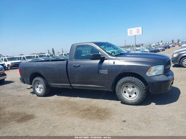 3C6JR7DG1KG503326 RAM 1500 Classic Tradesman 4x4 8&#039; Box