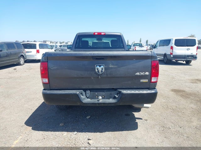 3C6JR7DG1KG503326 RAM 1500 Classic Tradesman 4x4 8&#039; Box