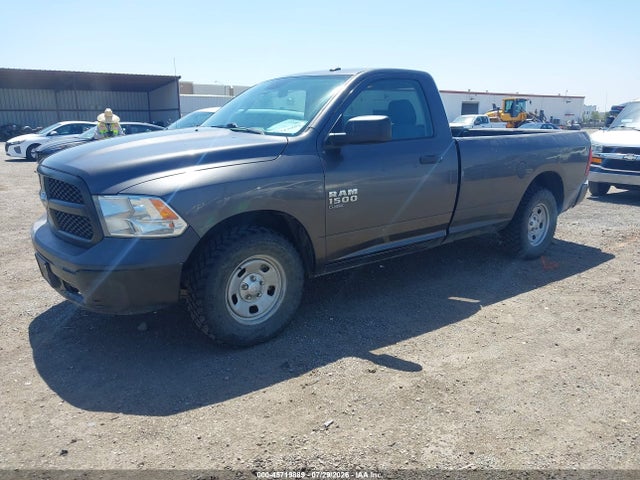 3C6JR7DG1KG503326 RAM 1500 Classic Tradesman 4x4 8&#039; Box