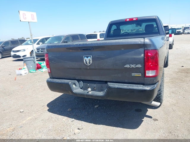 3C6JR7DG1KG503326 RAM 1500 Classic Tradesman 4x4 8&#039; Box