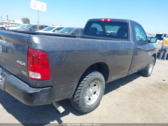 3C6JR7DG1KG503326 RAM 1500 Classic Tradesman 4x4 8&#039; Box