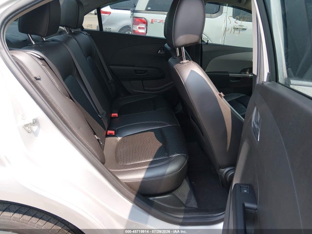 45719914 :رقم المزاد ، 1G1JF5SB9L4121002 vin ، 2020 Chevrolet Sonic Fwd  Premier مزاد بيع