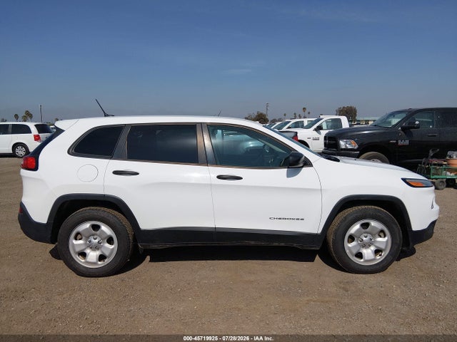 1C4PJMAB0HD225056 Jeep Cherokee Sport