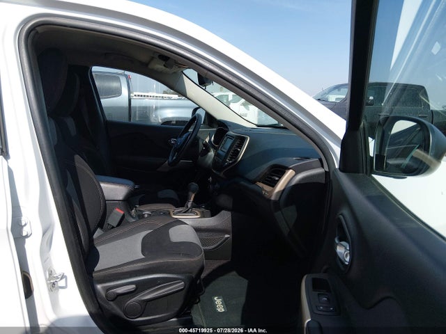 1C4PJMAB0HD225056 Jeep Cherokee Sport