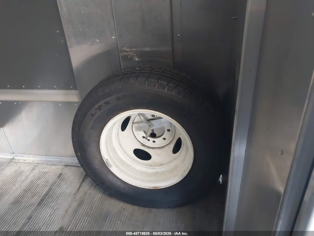 Ford E-350 Stripped 2017 1FC3E3KS8HDC66479 Image 12