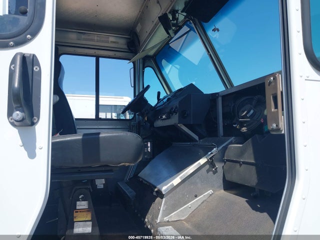 Ford E-350 Stripped 2017 1FC3E3KS8HDC66479 Image 5
