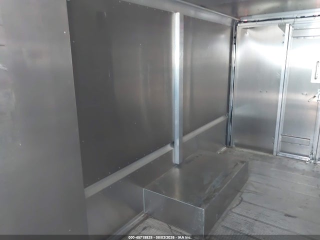 Ford E-350 Stripped 2017 1FC3E3KS8HDC66479 Image 8