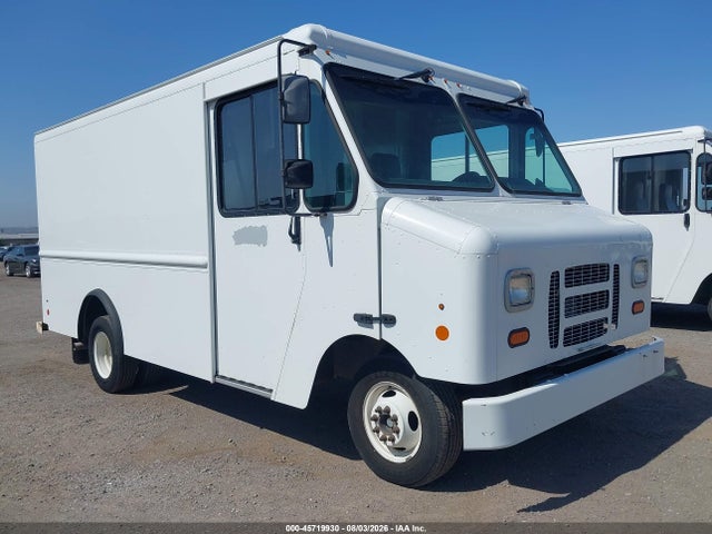 2017 1FC3E3KS8HDC66465 main image