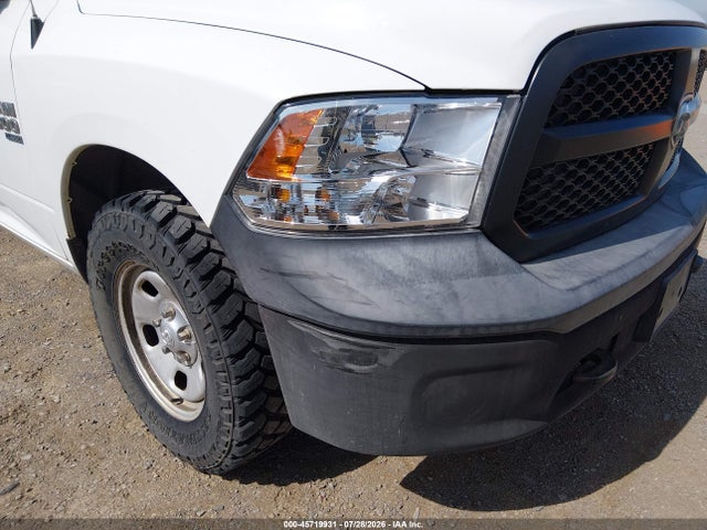 3C6JR7DG0KG504502 RAM 1500 Classic Tradesman 4x4 8&#039; Box