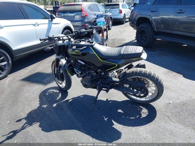 Husqvarna Svartpilen 401 2019 VBKUNJ406KM266197 Image 9