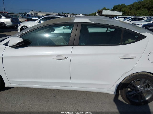 5NPD84LF8HH055618 Hyundai ELANTRA SE
