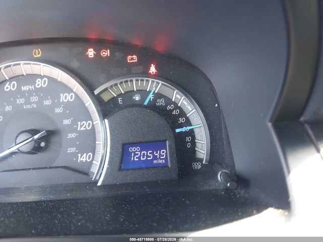 4T1BF1FK1EU439564 Toyota CAMRY SE