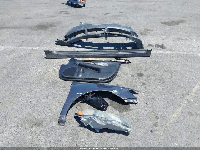 4T1BF1FK1EU439564 Toyota CAMRY SE