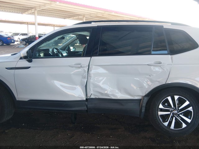 Продаж на аукціоні авто 2022 Volkswagen Tiguan 2.0t S, vin: 3VV1B7AX3NM083710, номер лоту: 45720006